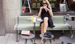 东哥爆料拖鞋视频,揭秘明星私生活瞬间